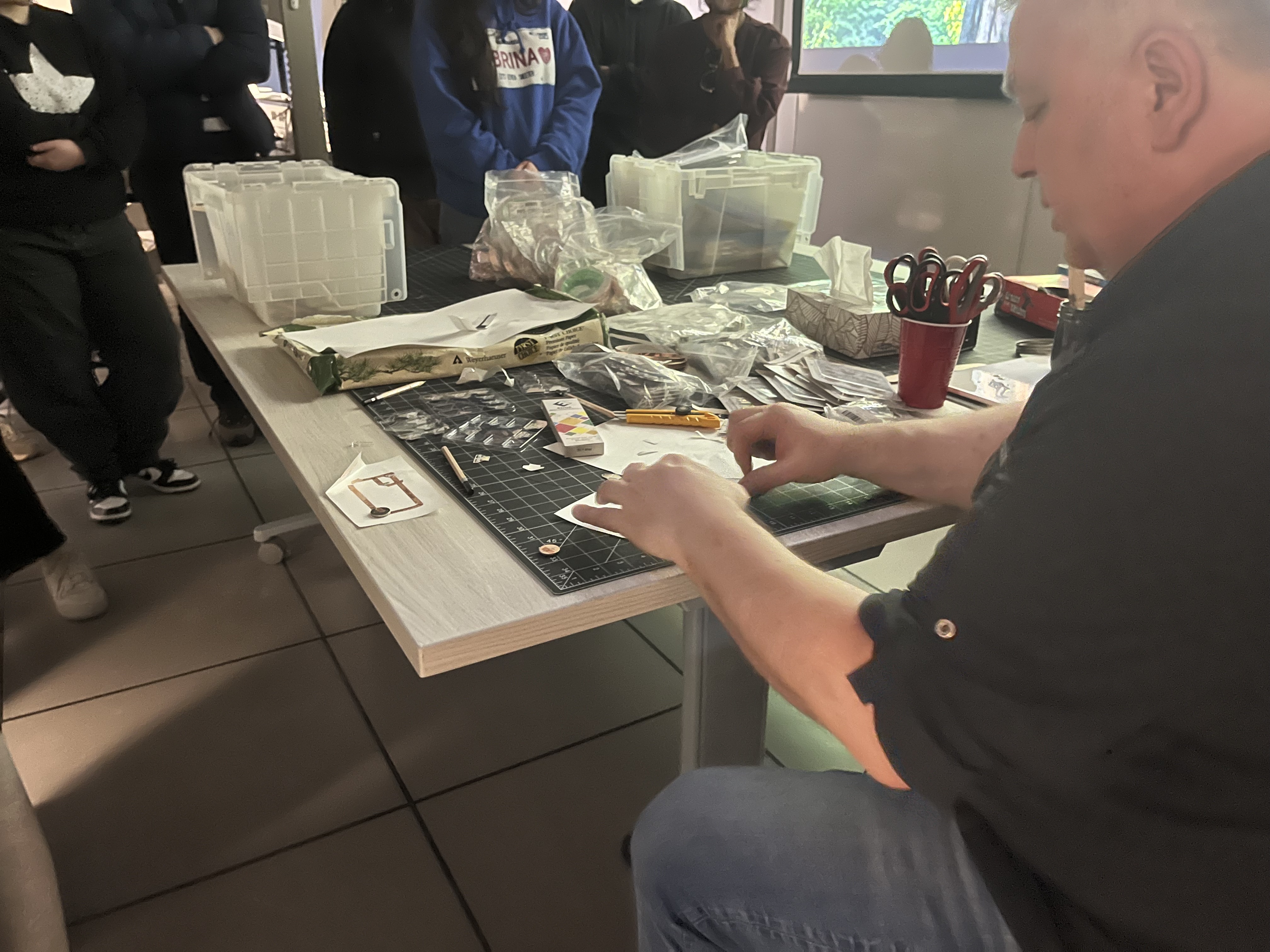 Over here, you explained how to set up a circuit using codnuctive thread