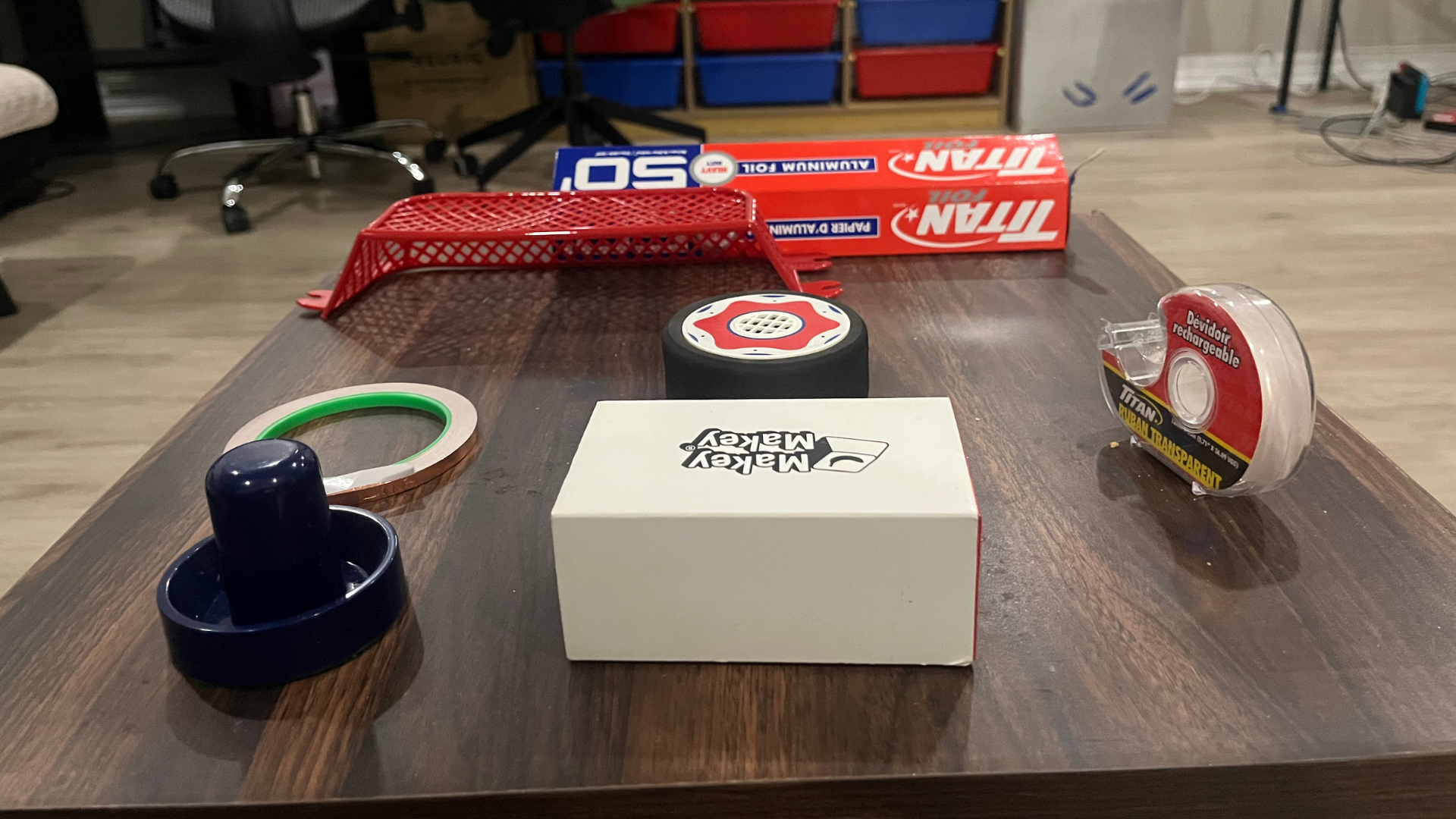 This image shows the materials I used for experimenting, including copper tape, aluminum foil, batteries, tape, and the Makey Makey kit laid out.